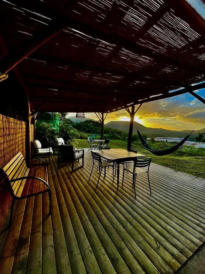 Chambre Et Sdb Privative Roucou Vue Mont Pelee Dans Maison Partagee Le Morne-Rouge منزل للإقامة